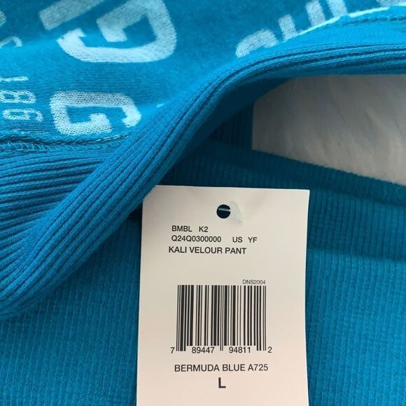 Guess Boot Cut Velour Women’s Sweater Suit - Picture 3 of 10